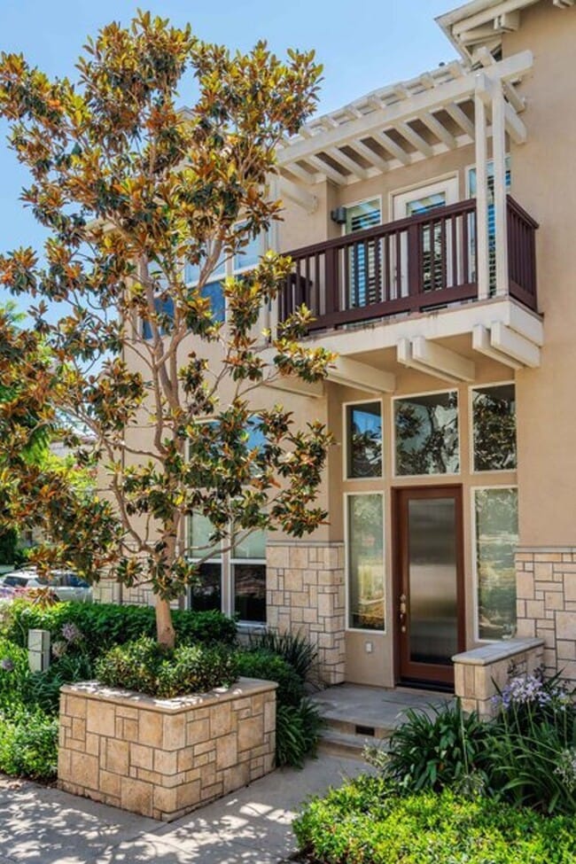 6011 Dawn Crk in Los Angeles, CA - Building Photo - Building Photo