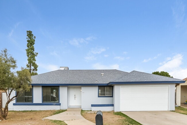 property at 4014 E Apollo Rd