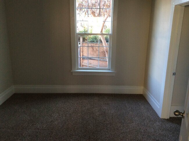129 N Park Ave in Fresno, CA - Building Photo - Building Photo