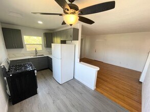 1118 S Lake St in Los Angeles, CA - Building Photo - Building Photo