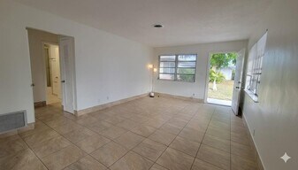 1821 NE 56th St in Fort Lauderdale, FL - Building Photo