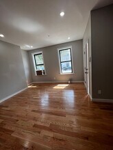 529 Clinton Ave, Unit 529 Clinton Ave- Floor 1 in Albany, NY - Building Photo - Building Photo