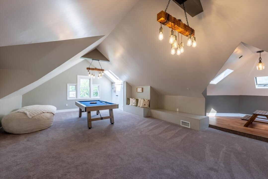 139 W 4th Ave in Roselle, NJ - Building Photo