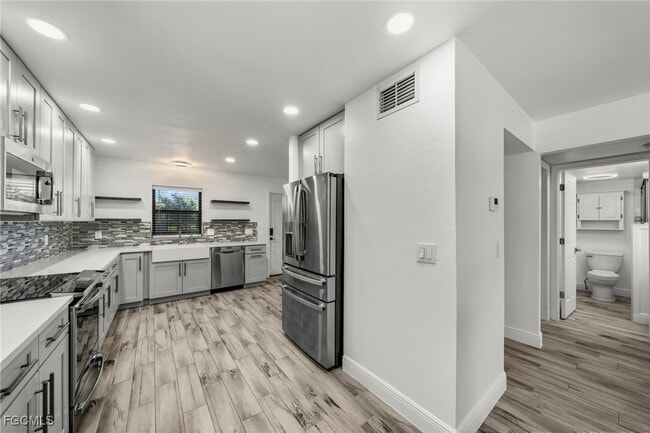 property at 10022 Oxfordshire Ln SW