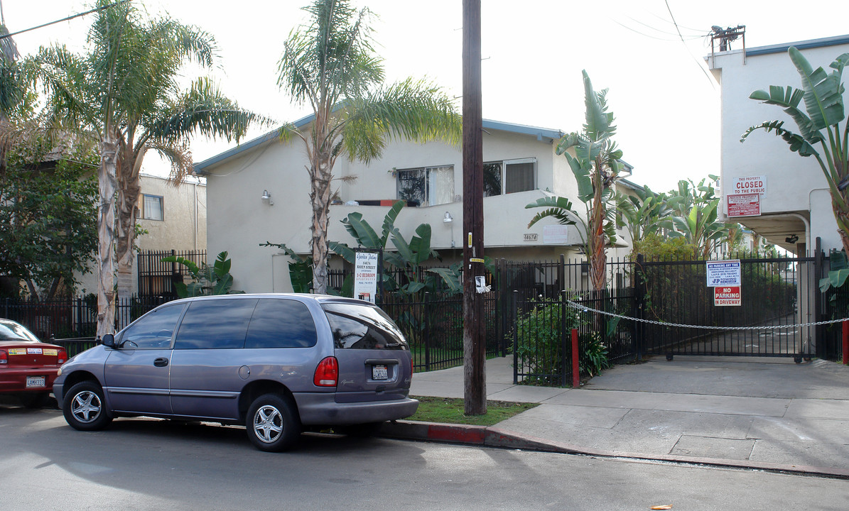 14674 Rayen St in Van Nuys, CA - Building Photo