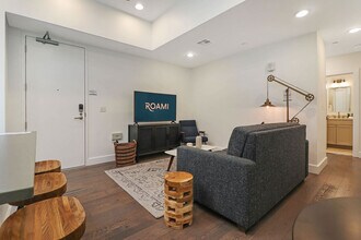 127 Carondelet St in New Orleans, LA - Building Photo - Building Photo