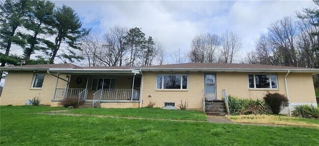 2898 Jefferson Ave in Washington, PA - Building Photo - Building Photo