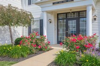 The Village at Avon Apartments in Avon, OH - Foto de edificio - Building Photo