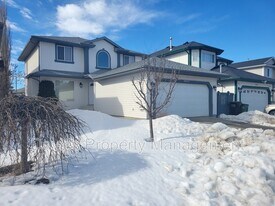 18020-18101 101 St NW in Edmonton, AB - Building Photo