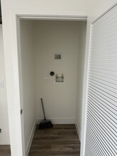 14502 Graystone Ave, Unit B in Norwalk, CA - Foto de edificio - Building Photo