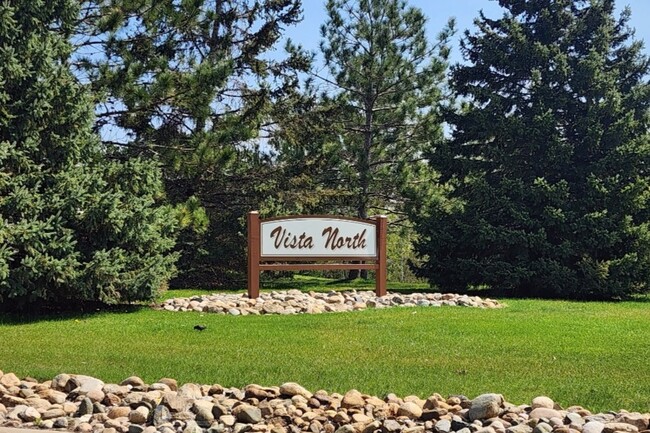 The Villas at Vista North in Bemidji, MN - Building Photo - Building Photo