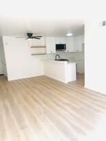 518 Oak St, Unit 518 Oak St. Unt 10 in Glendale, CA - Building Photo