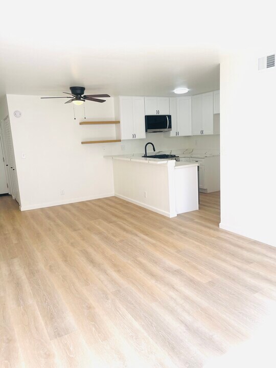 518 Oak St, Unit 518 Oak St. Unt 10 in Glendale, CA - Building Photo