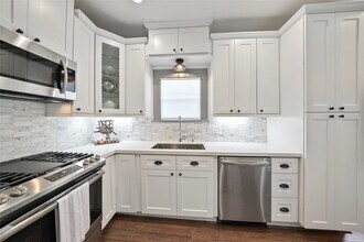 325 N Sidney St in Houston, TX - Foto de edificio - Building Photo