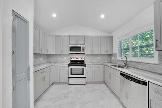 724 Ave Chaumont in Delray Beach, FL - Building Photo - Building Photo