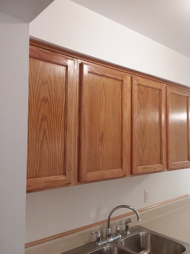 3246 Douglas Dr N, Unit 1 in Minneapolis, MN - Foto de edificio - Building Photo