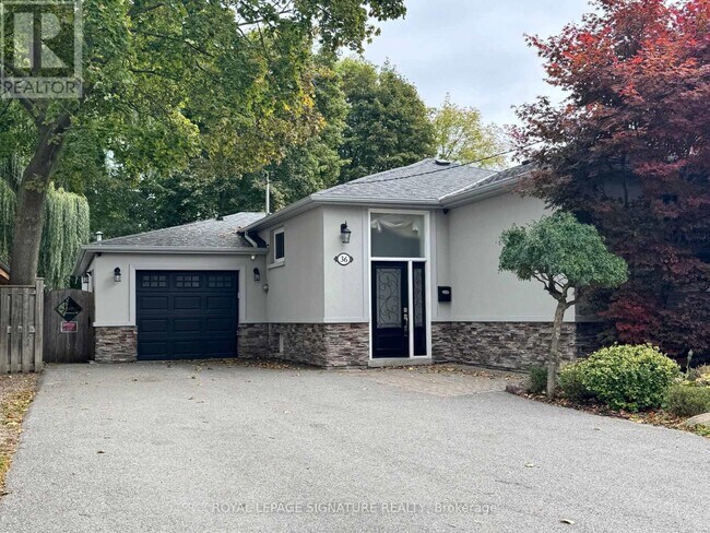 36 Johnson Rd in Aurora, ON - Building Photo - Building Photo