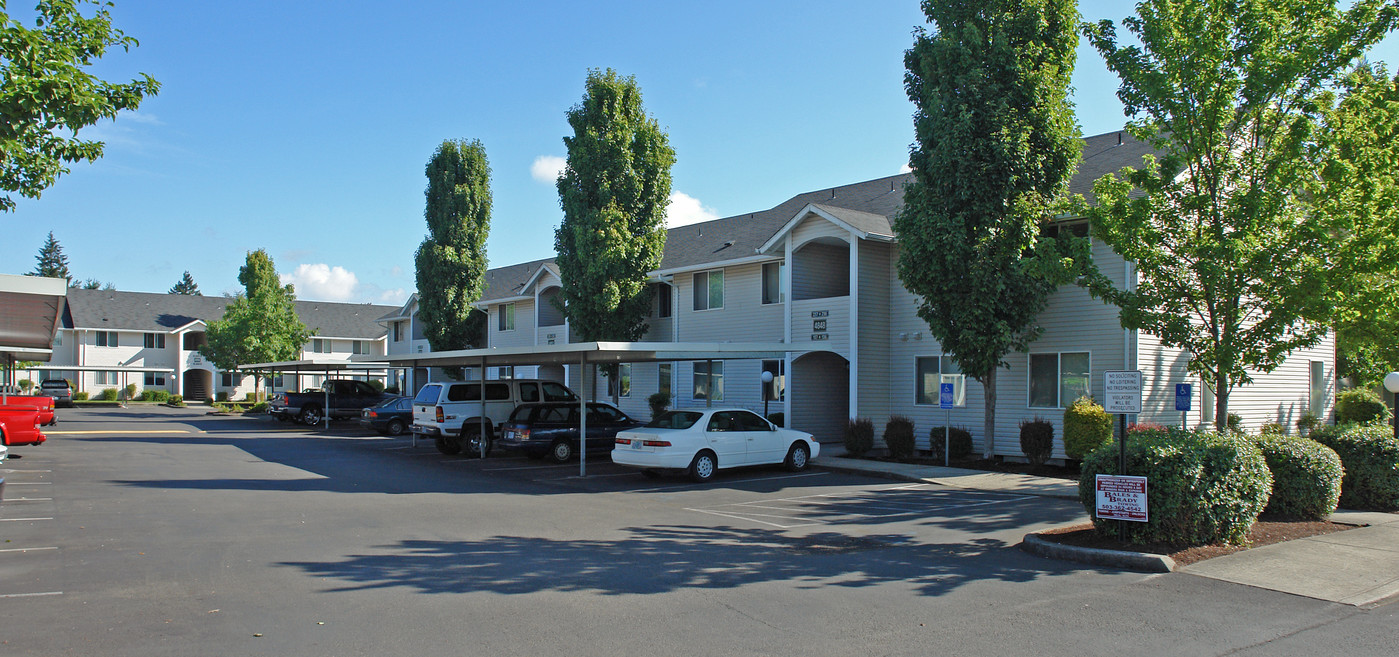 Crestbrook Apartments in Salem, OR - Foto de edificio