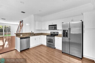 1994 Madeira Dr in Weston, FL - Building Photo - Building Photo