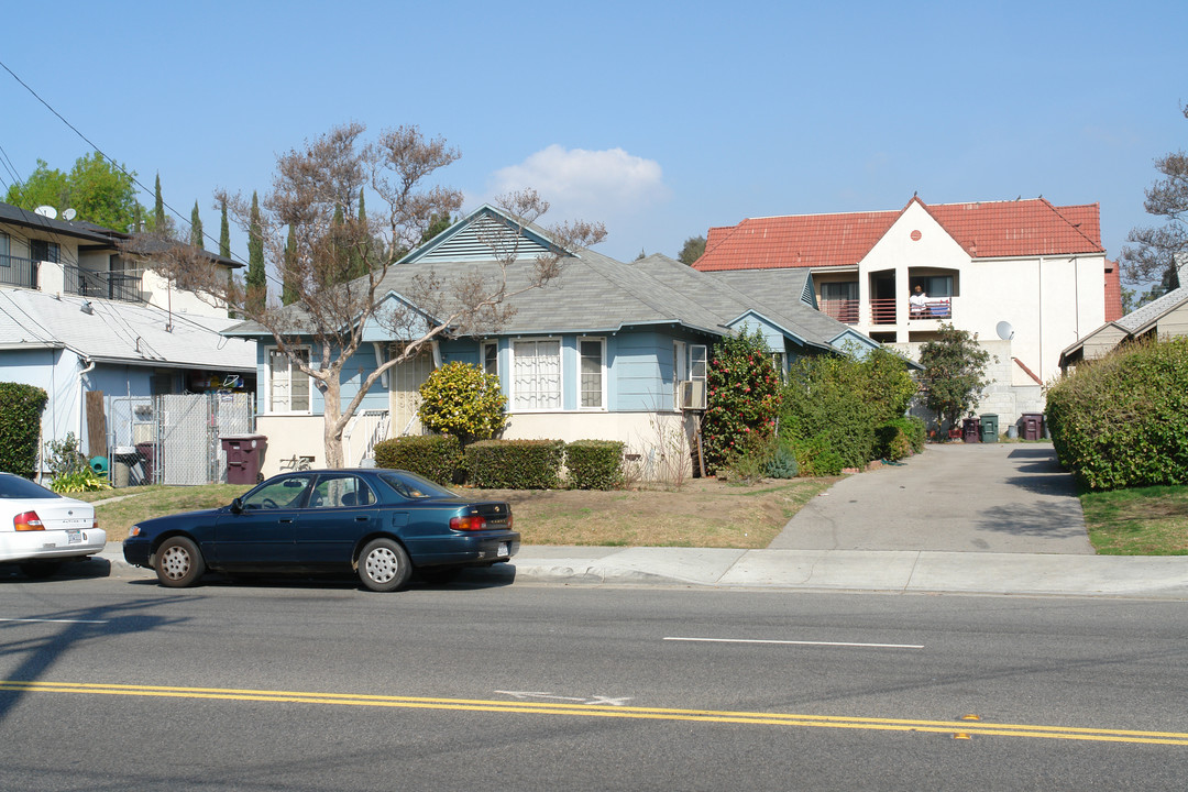 1001 E Chevy Chase Dr in Glendale, CA - Building Photo