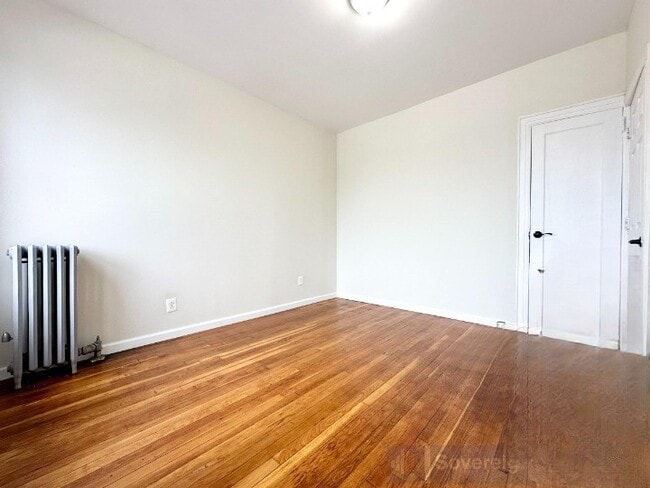 1544 Gillespie Ave in Bronx, NY - Foto de edificio - Building Photo