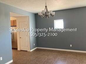961 Katherine Ave in Farmington, NM - Foto de edificio - Building Photo