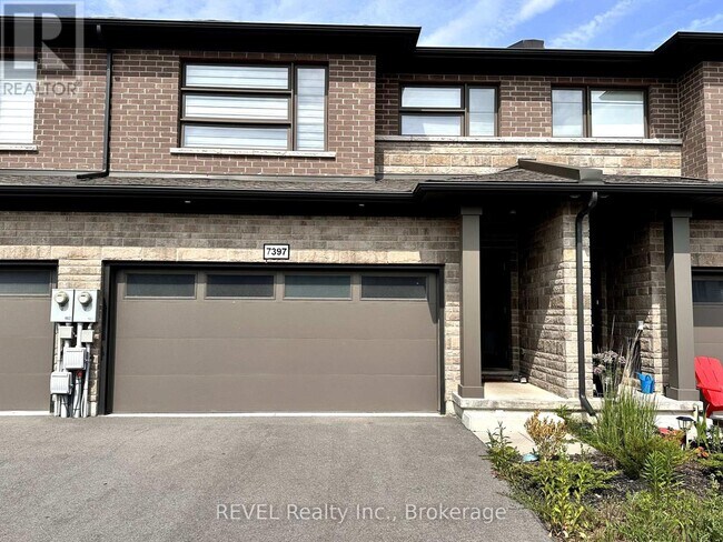 7397 Matteo Dr in Niagara Falls, ON - Building Photo - Building Photo
