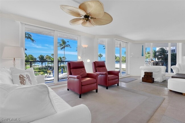 property at 4901 Gulf Shore Blvd N