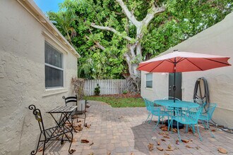 830 Valley Forge Rd in West Palm Beach, FL - Building Photo - Building Photo