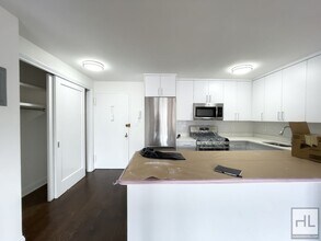 E 16 ST, Unit 6P in New York, NY - Foto de edificio - Building Photo