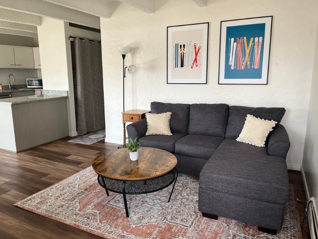 2401 S Gaylord St in Denver, CO - Building Photo - Building Photo