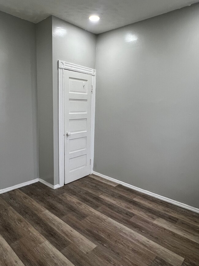 234 Clark Pl, Unit 2R in Elizabeth, NJ - Building Photo - Building Photo