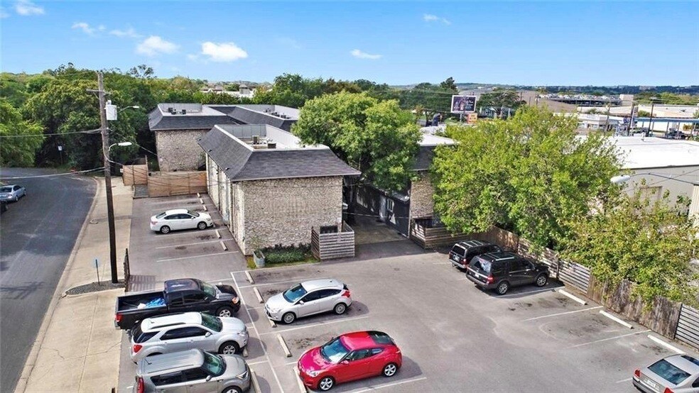 2301 Ohlen Rd, Unit 107 in Austin, TX - Foto de edificio