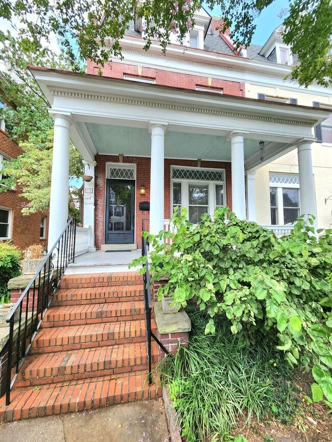 property at 624 Redgate Ave