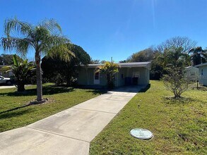 1110 61st Ave N in St. Petersburg, FL - Building Photo - Building Photo
