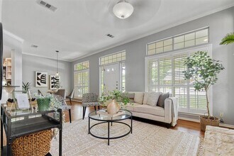 2207 Shoalmont Dr in Austin, TX - Building Photo - Building Photo