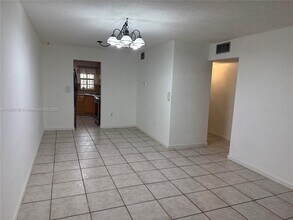 4315 SW 69th Ave in Miami, FL - Building Photo - Building Photo