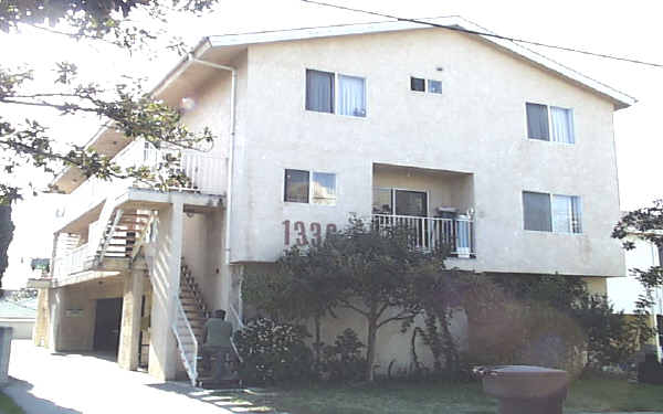 1336 E Harvard St in Glendale, CA - Foto de edificio - Building Photo