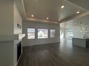 284 W Saddlebrook Dr in Santaquin, UT - Building Photo - Building Photo