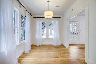 923 Damon Ct in Houston, TX - Foto de edificio - Building Photo