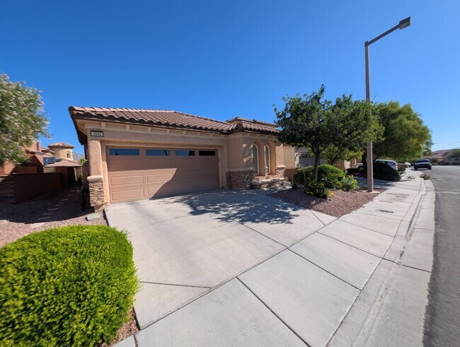1045 Ambrosia Dr in Las Vegas, NV - Building Photo - Building Photo