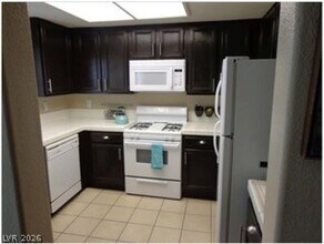 348 Seine Way in Henderson, NV - Building Photo - Building Photo