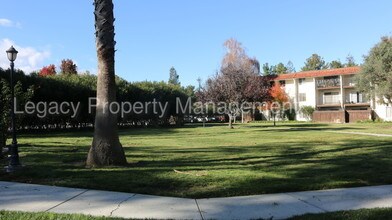 1720 Halford Ave-Unit -APT 325 in Santa Clara, CA - Foto de edificio - Building Photo