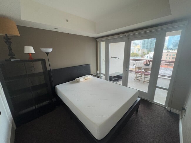 875 G St in San Diego, CA - Foto de edificio - Building Photo