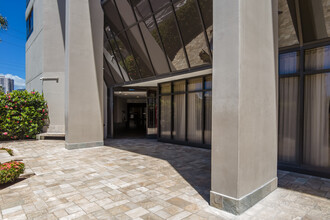 Iolani Court Plaza in Honolulu, HI - Building Photo - Building Photo