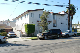 1022 E Wilson Ave in Glendale, CA - Building Photo - Building Photo