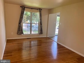 13 Dinsdale Ct in Silver Spring, MD - Building Photo - Building Photo