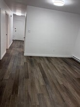 7489 De Châteaubriand Av in Montréal, QC - Building Photo - Building Photo