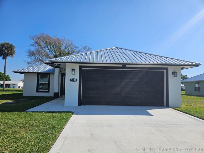 property at 5101 SE 43rd Trce