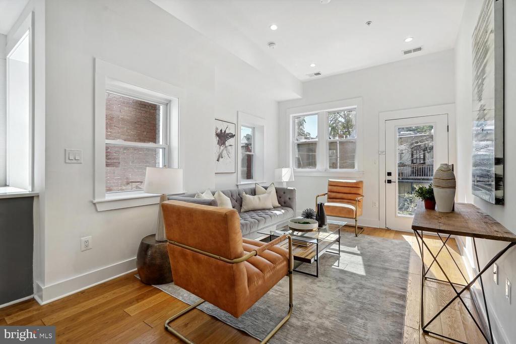 1468 Newton St NW in Washington, DC - Building Photo
